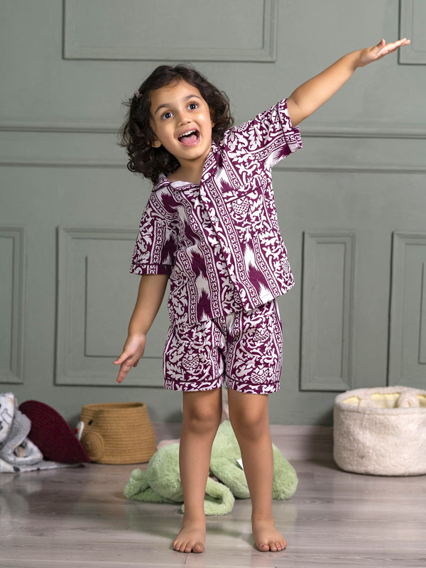 Kids Unisex Nightsuit Shorts & Shirt in Burgundy Border  Print