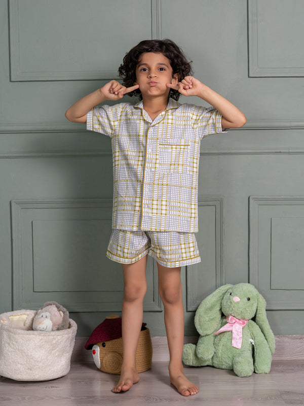 Kids Unisex Nightsuit Shorts & Shirt in Green checks  Print