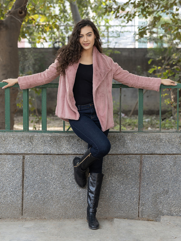 Short Fur Jacket with big collar in Pink