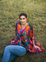 Load image into Gallery viewer, Front twist sheer Long top
