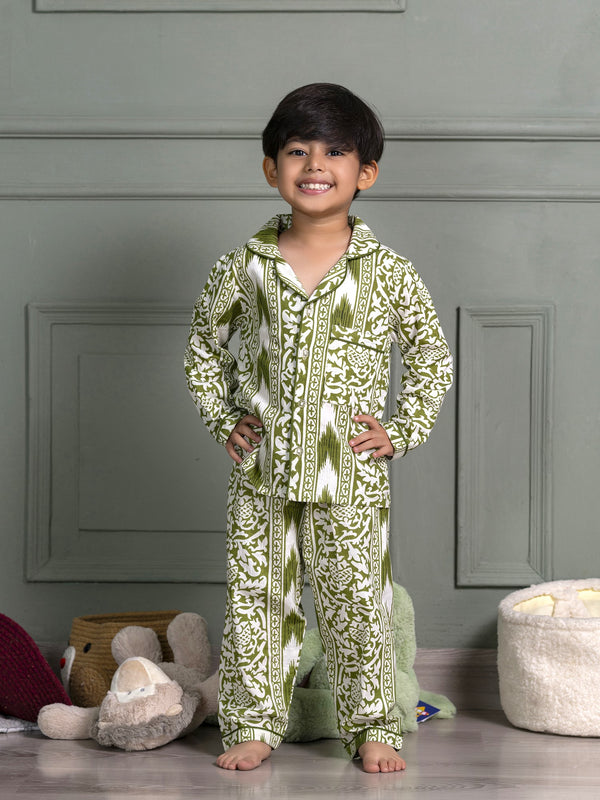 Kids Unisex Nightsuit Pyajamas & Shirt in Green Border  Print