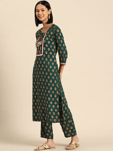 Kurta Pyajama with gota work in Bottle Green Print