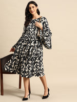 Load image into Gallery viewer, Midi Dress with bell sleeve
