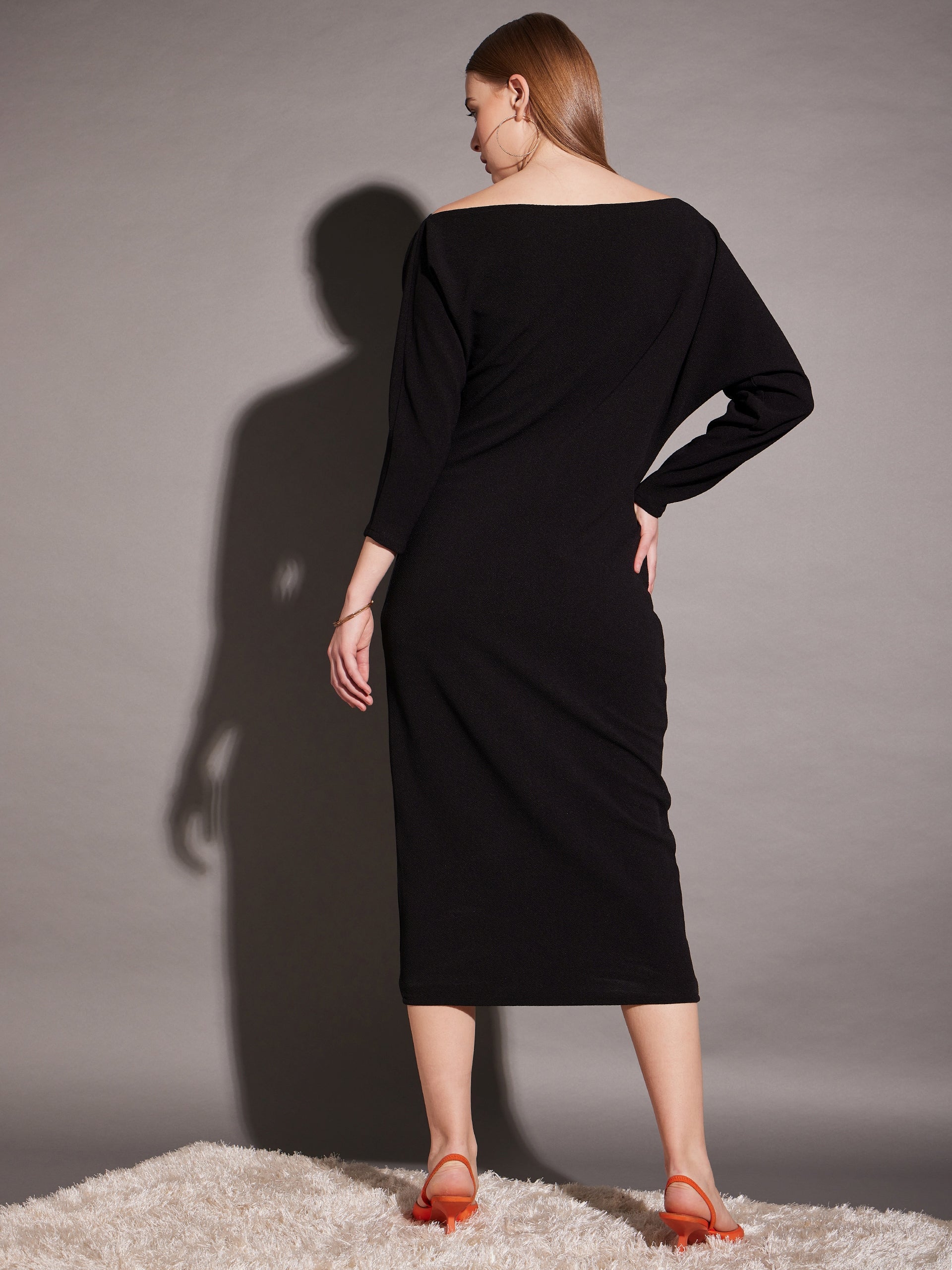 Drop shoulder fitted midi dress