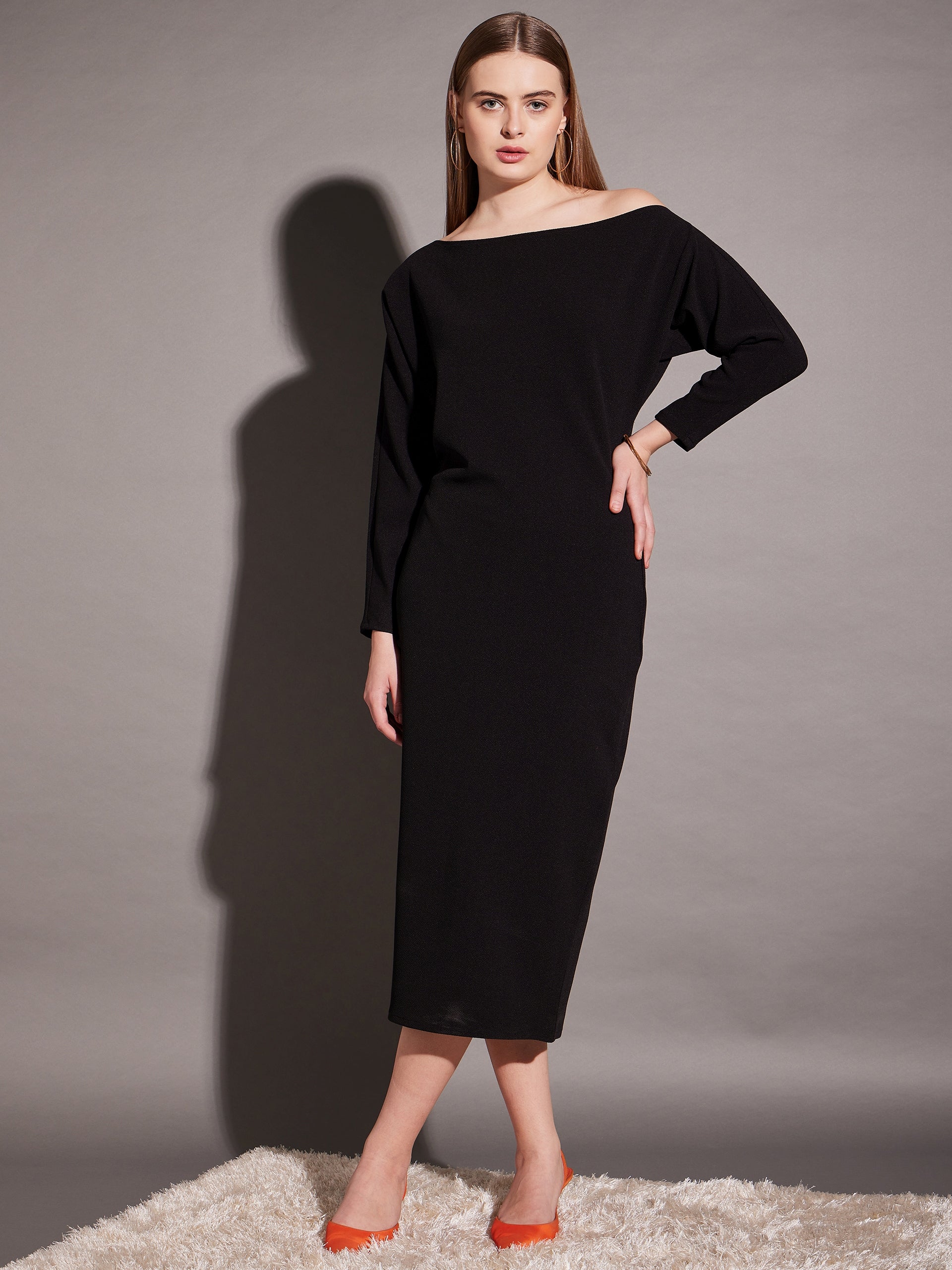 Drop shoulder fitted midi dress