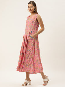 Box pleat dress with side pockets