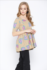 Load image into Gallery viewer, Floral printed top with flare
