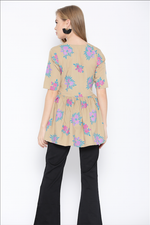 Load image into Gallery viewer, Floral printed top with flare
