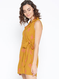 Overlap collar short jumpsuit with bee print
