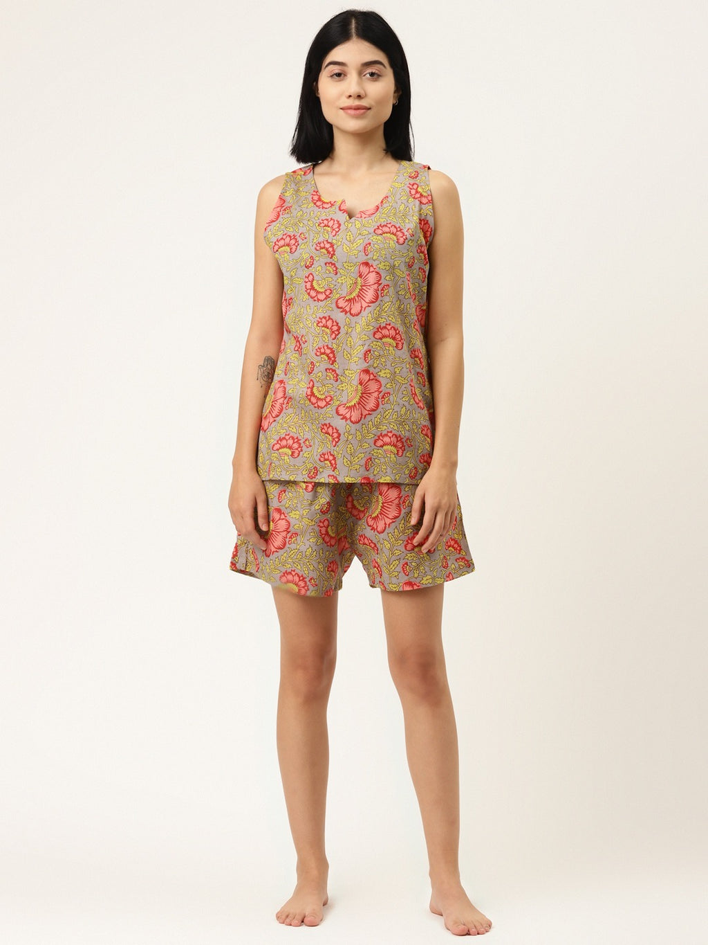 Sleeveless Kurta with shorts set