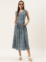 Load image into Gallery viewer, Box pleat dress with side pockets

